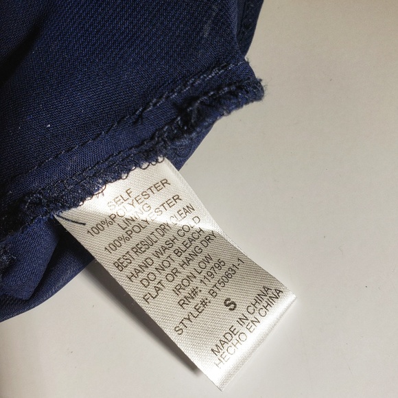 Moon | sleeveless top - Picture 7 of 7